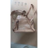 皮背包12O，挂包22O背包